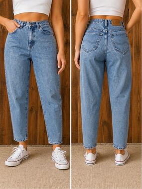 Vintage Lee Jeans Light Wash High Waisted Mom Fit 90s
